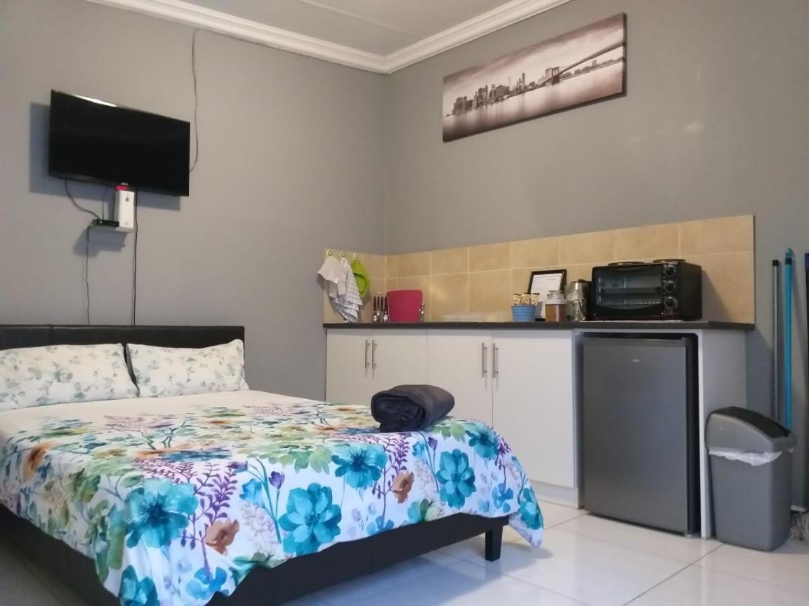 Tj Self-Catering Daire Graaff-Reinet Oda fotoğraf